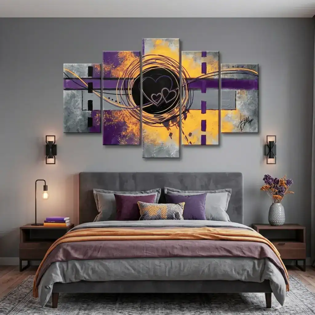 camera da letto moderna con quadro tris di cuori