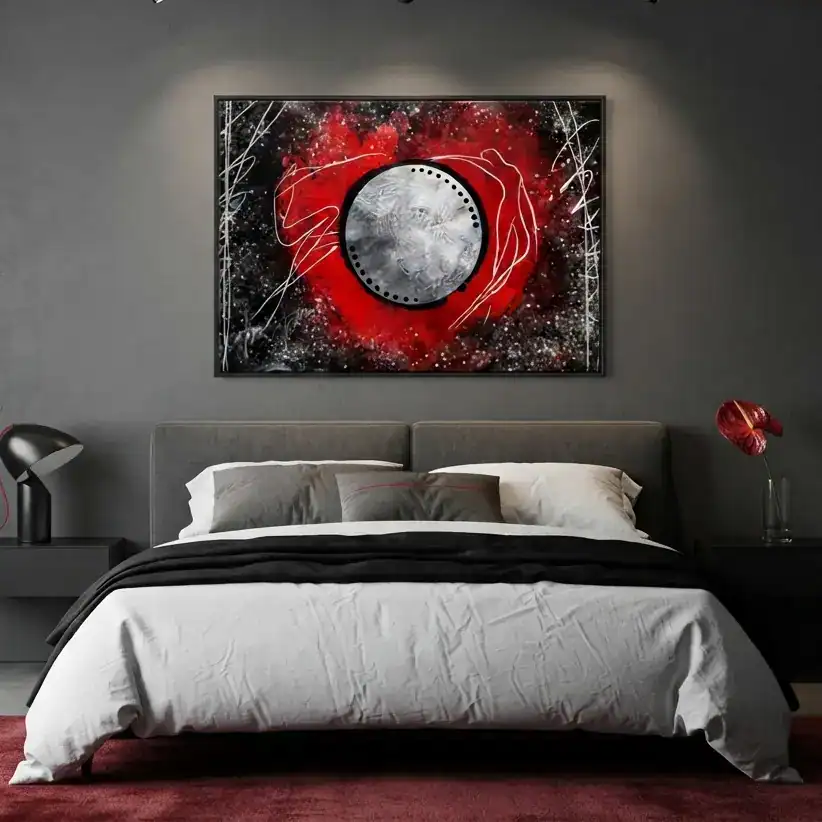 camera da letto moderna con parete grigio e quadro dipinto a mano rosso e grigio battiti