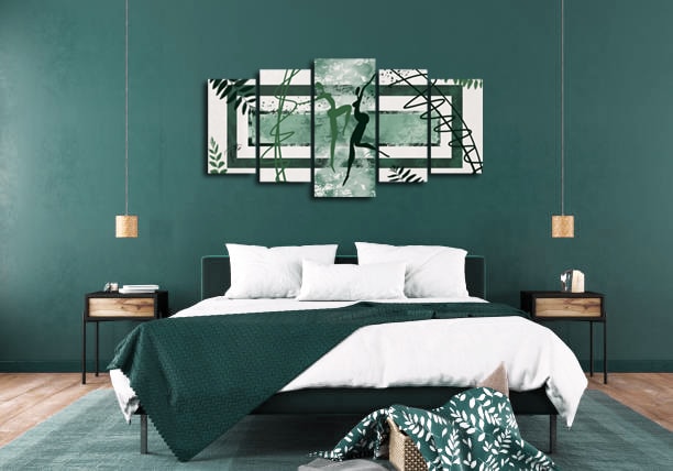 quadro parete verde scuro Quadro su parete verde scura, arredo che mette in risalto i colori della natura.